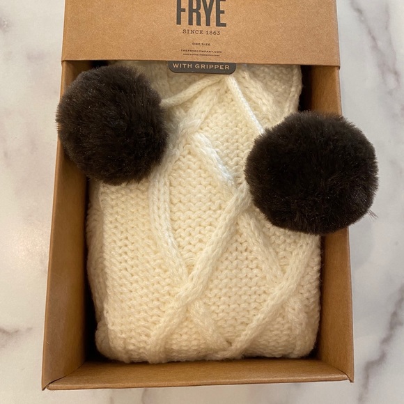 FRYE Cable Knit Fur Sherling Home Socks Gift Box - Picture 3 of 7